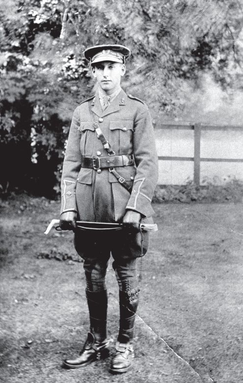 Second Lieutenant Basil Schonland in 1915.